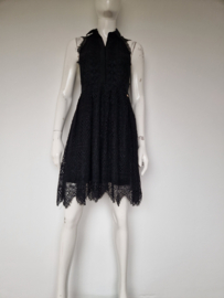 Josh V. jurk Roma. Maat S. Zwart