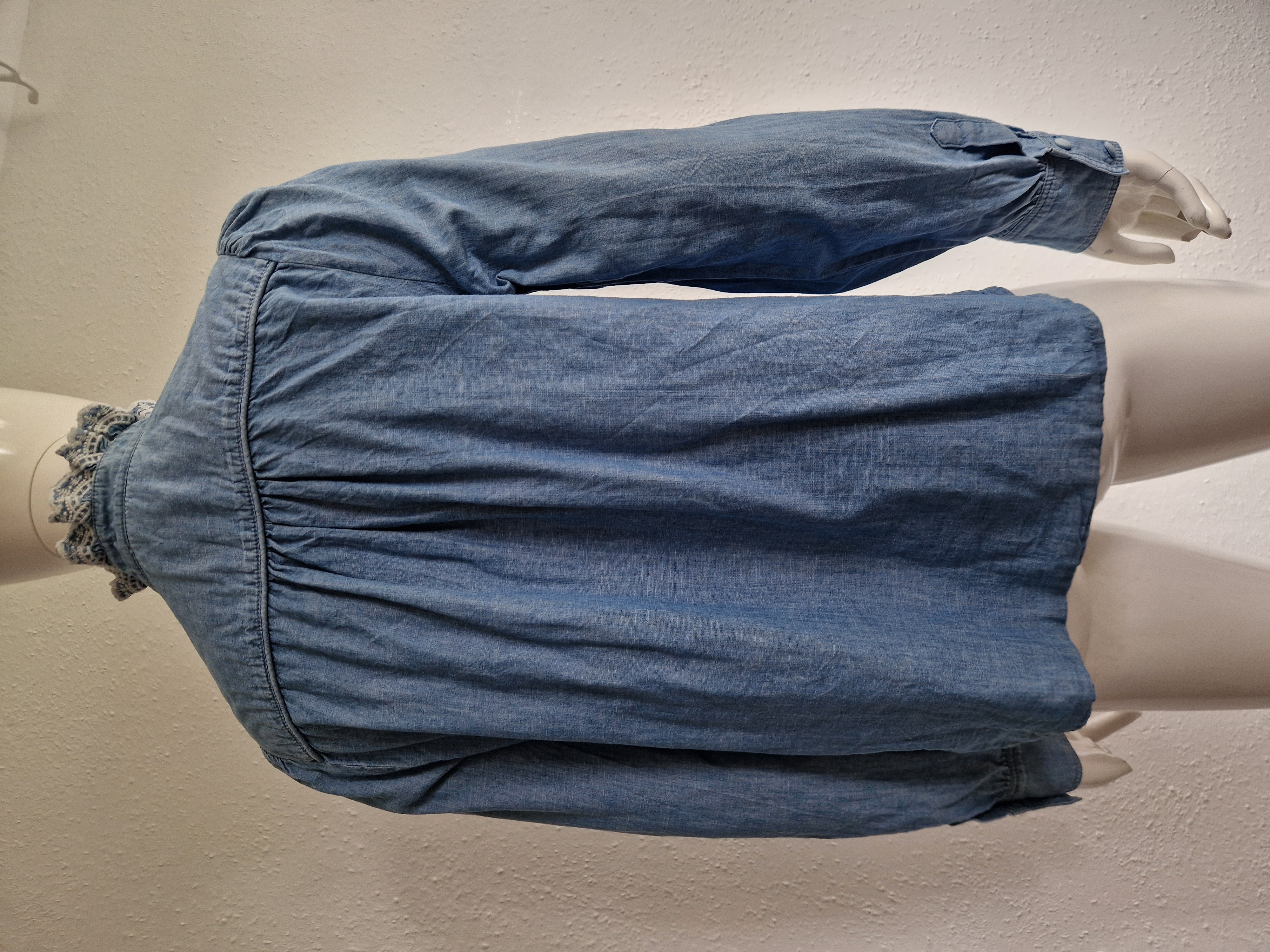 Nukus blouse. Maat L. Blauw/denim.