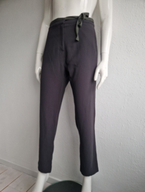 Humanoid pantalon. Maat L. Olijfgroen.