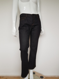 Armani Jeans. Mt. 33. Zwart