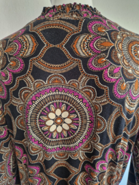 Geisha jurk met turtleneck. Maat 40. All over print.
