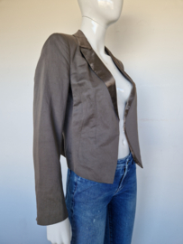 Drykorn cropped blazer. Mt. 3, Taupe.