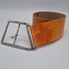 Angelo de Lombardi tailleriem. 85 cm. Oranje/leer.