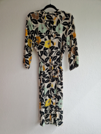 Juffrouw Jansen midi jurk. Maat S. All over print.