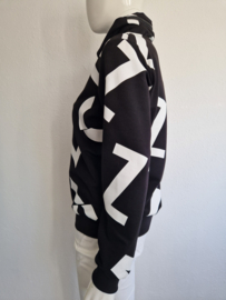 Maicazz sweater Valida. Maat M. Zwart/wit.