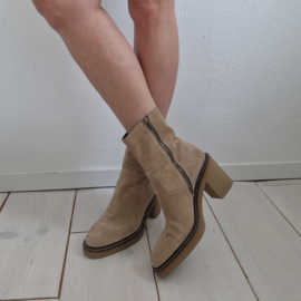 Triver Flight enkellaarzen. Maat  40, Beige/suède.