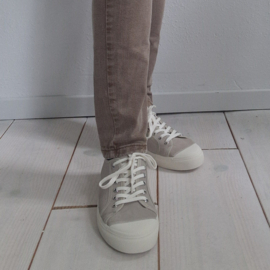 Flattered sneakers. Maat 39, Sand/suède.
