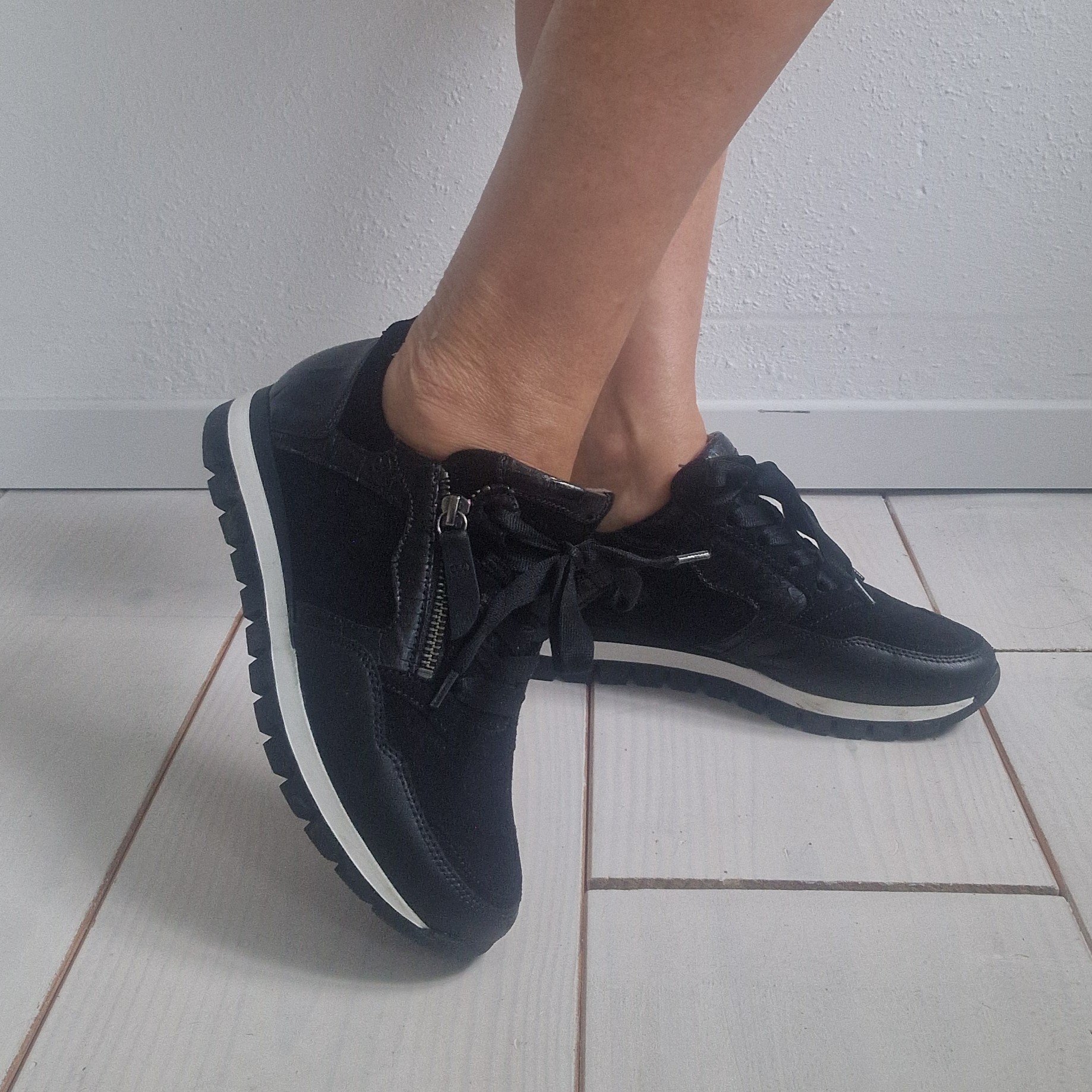 Gabor sneakers. Maat 4.Wijdte H. Zwart/leer.