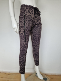 MAC jogging pantalon. Mt. 36, Olijfgroen/dierenprint.