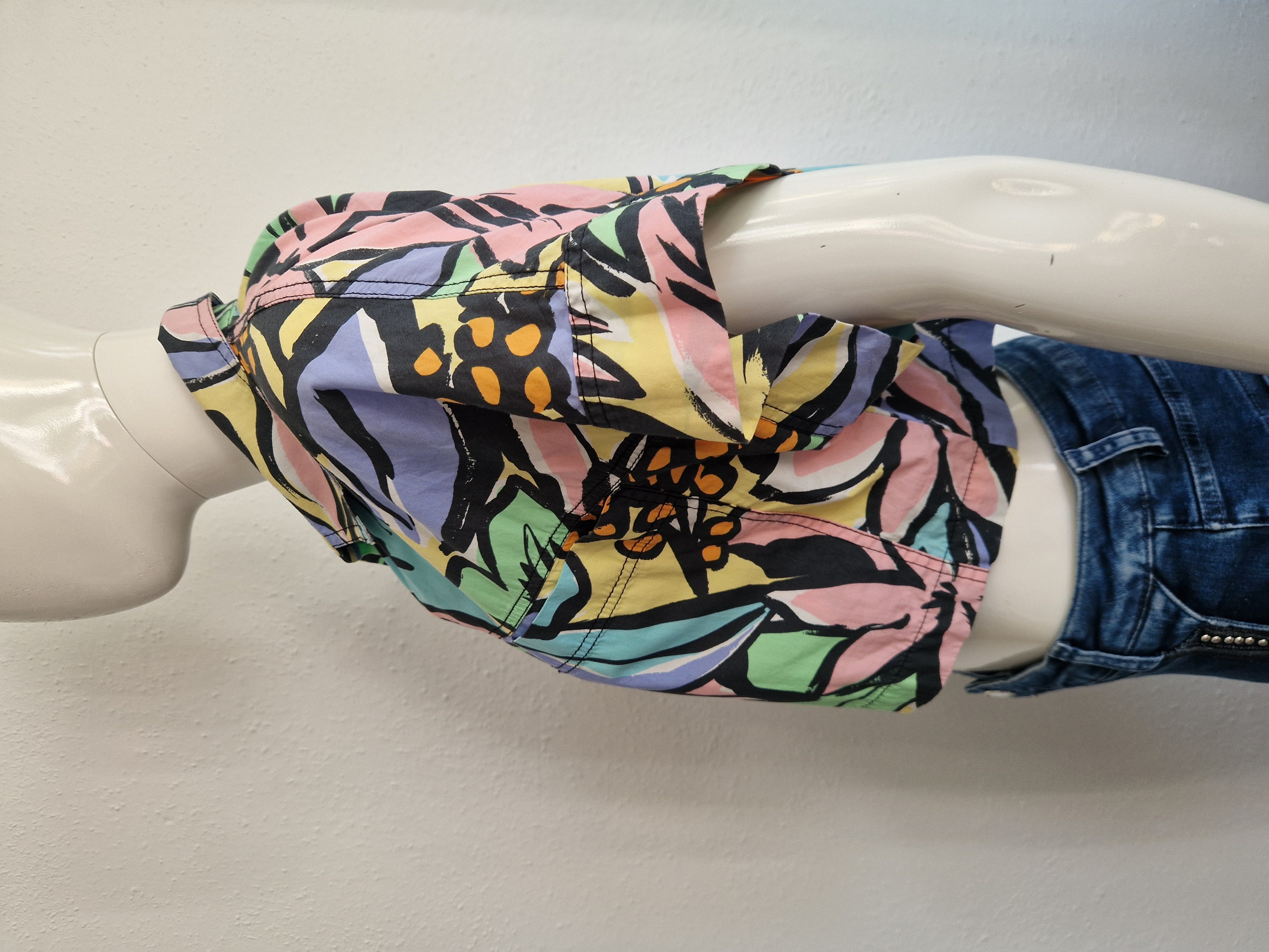 Zara cropped blouse. Maat M. All over print.