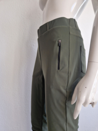 Studio Anneloes pantalon. Maat M. Olijfgroen/travelstof.