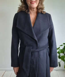 Mercer & Madison mantel | Maat L | Donkerblauw |