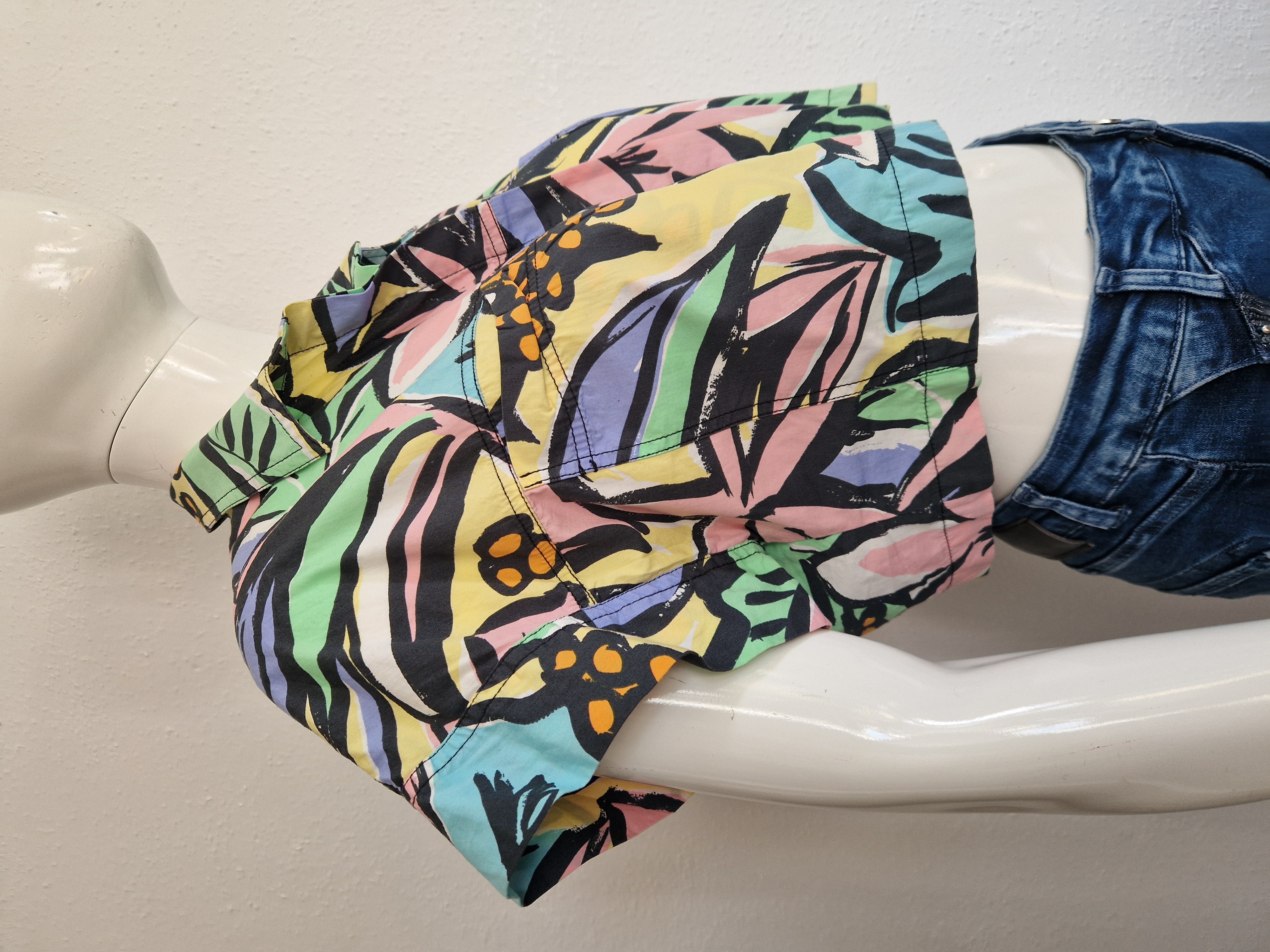 Zara cropped blouse. Maat M. All over print.
