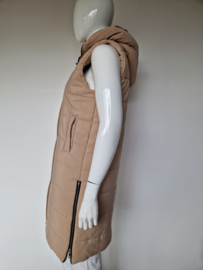 Boohoo lange bodywarmer. Maat L. Beige.