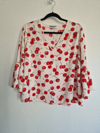 Essentiel Antwerp top. Maat 40. Zachtroze/kersenprint.