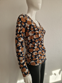 Studio Anneloes overslagtop. Maat S. Blauw/bruin/print.