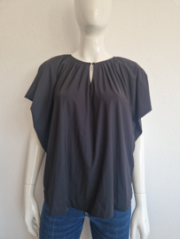 Studio Anneloes top. Maat M. Zwart/travelstof.