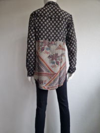 Tolani blouse. Maat M. Print/zijde.