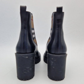Burberry Chelsea Heeled Boots. Maat 37, Zwart