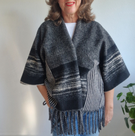 Geisha vest/poncho | Maat S/M | Zwart/ecru |