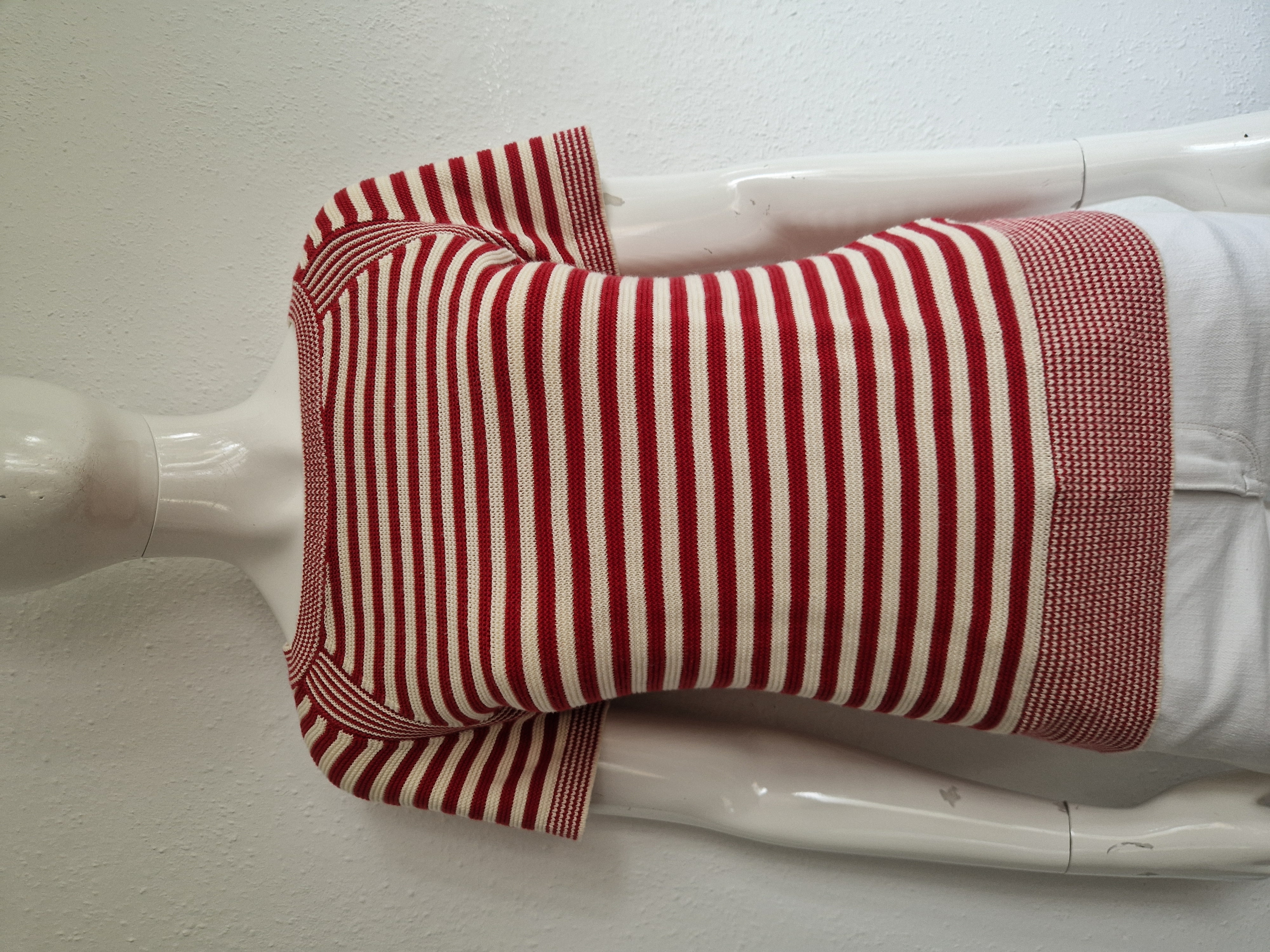 King Louie top Lily. Maat M. Rood/crème gestreept.