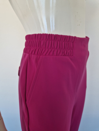 Studio Anneloes travelstof broek fuchsia roze. Maat M