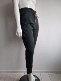Exxcellent pantalon. Maat 44. Donkergroen/travelstof