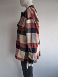 Closed blouse Kyra. Maat M. Ruit/flanel.