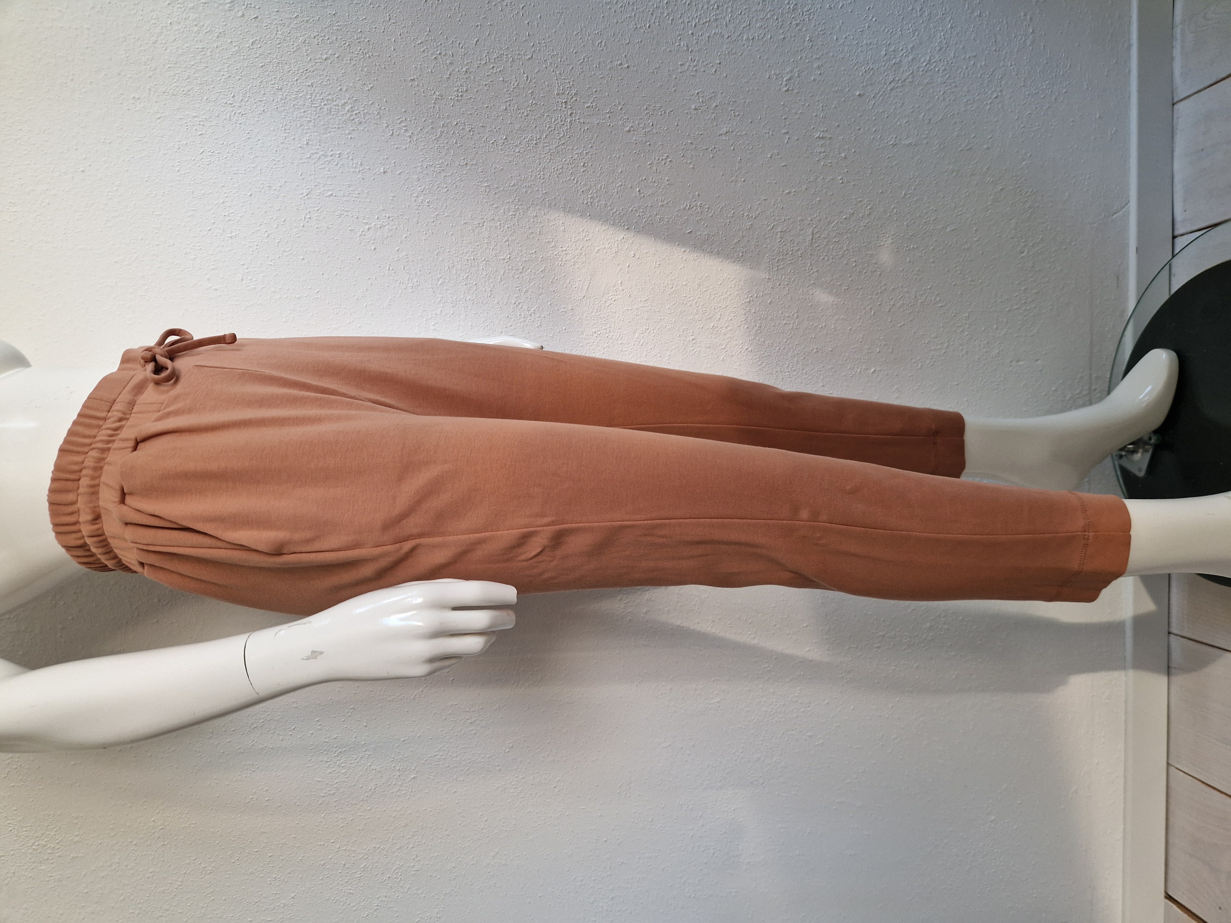 Riani jogging pantalon. Maat 36, Karamel.