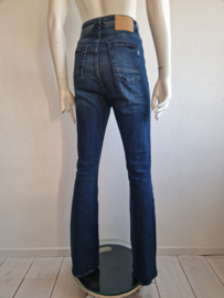 Etiquett Bootcut jeans Grace. Maat 28/34, Donkerblauw.