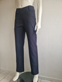 Closed pantalon met rechte pijpen. Maat 46. Nachtblauw.