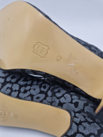 Mille Grazie luipaard print pumps. Maat 42, Zwart/grijs.