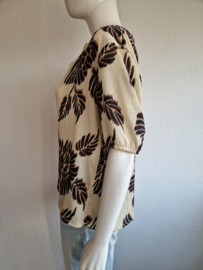 Studio Anneloes top . Maat L. Crème/print.
