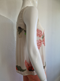 Twin Set top. Maat 36/38. Beige/lovers.