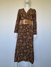 Juffrouw Jansen wikkeljurk. Maat S. Botanische print.