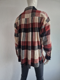 Closed blouse Kyra. Maat M. Ruit/flanel.