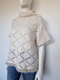 Gustav Pil knit poncho. Mt. XS. Crème