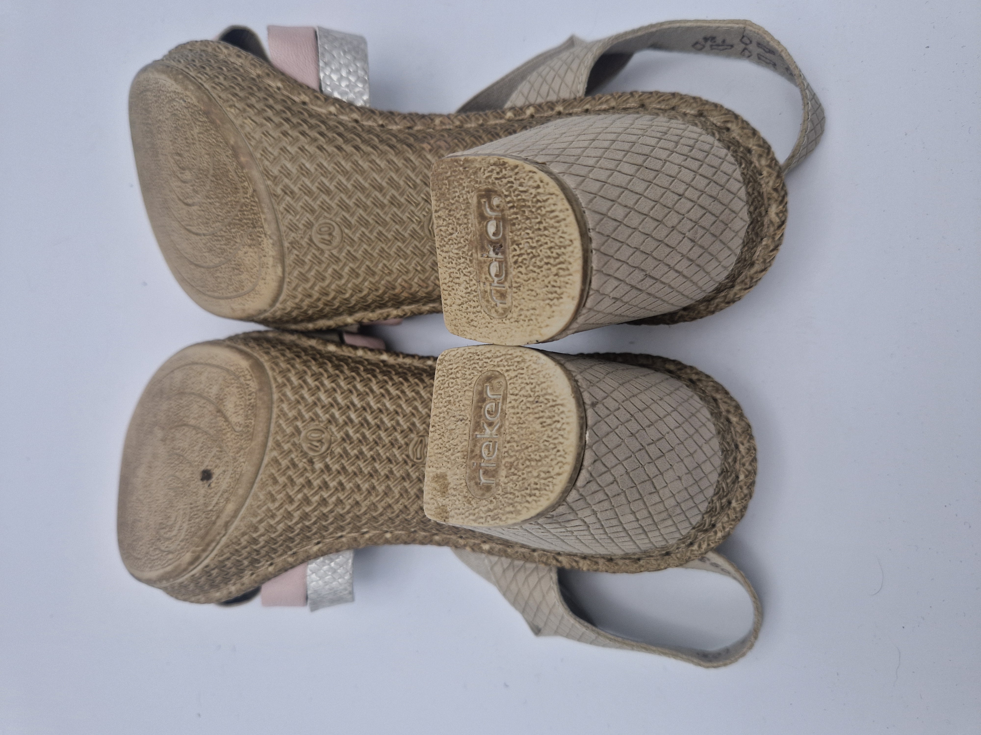 Rieker sandalen met hak. Maat 40, Zachtroze/zilver.