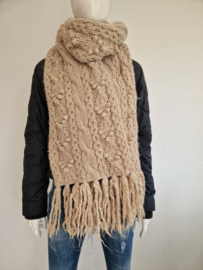 Shawl en handschoenen. Beige/kabel gebreid.