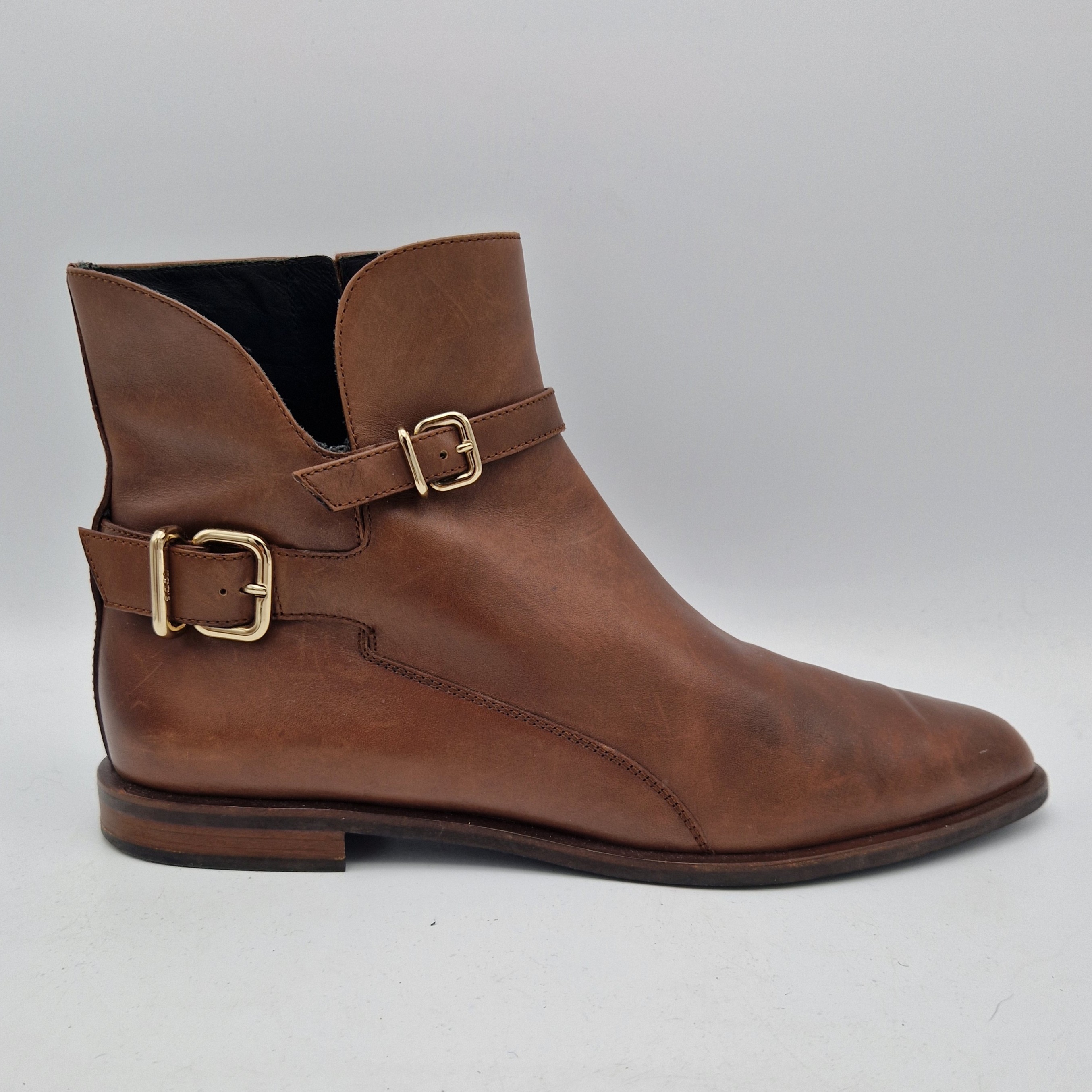 Tod's enkellaarsjes. Maat 40. Bruin/leer.