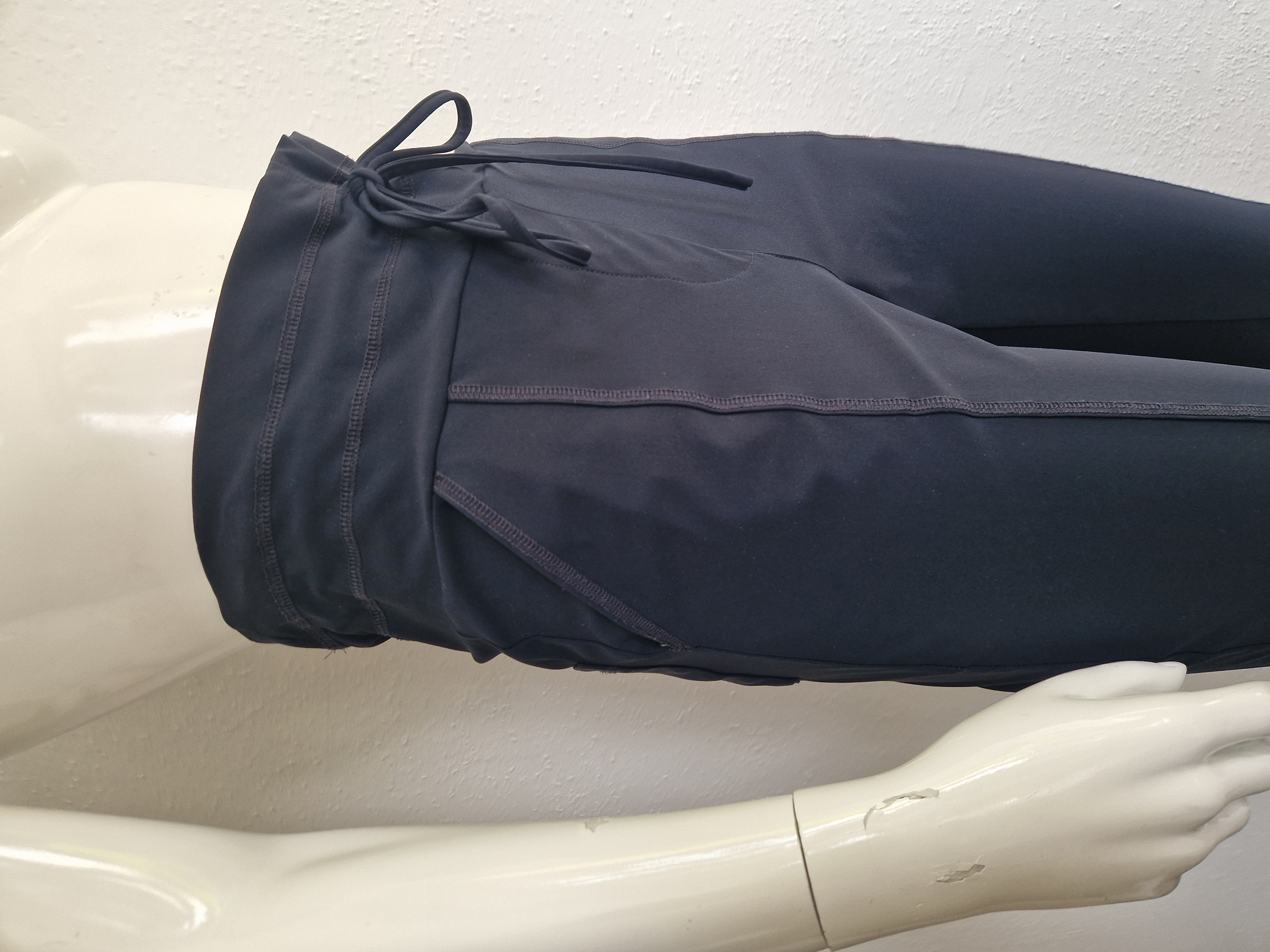 Studio Anneloes pantalon. Maat M. Donkerblauw/travelstof.