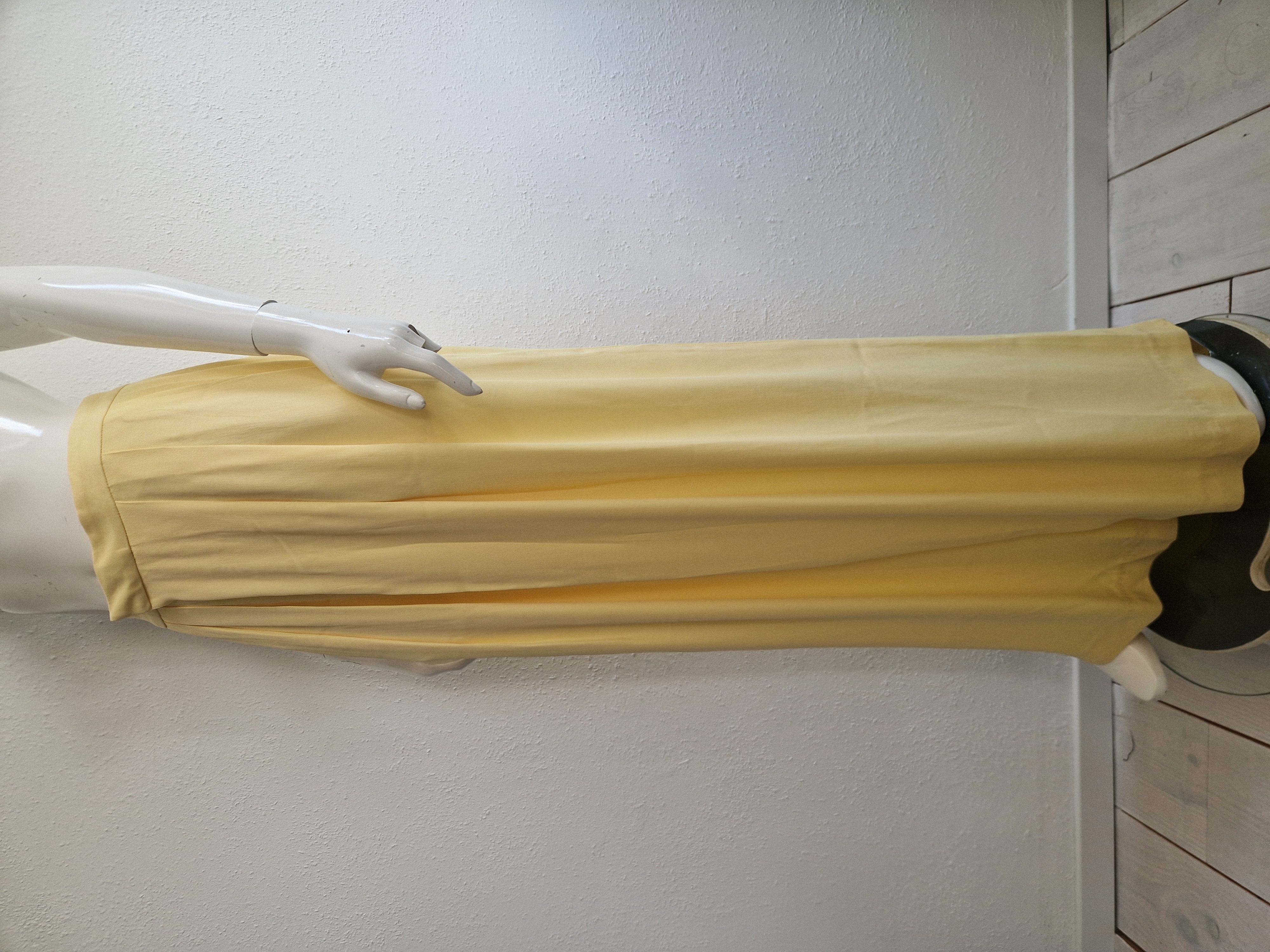 Closed pants Zola Yellow Orchid. Maat 30,