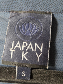 Japan TKY top. Maat M. Blauw