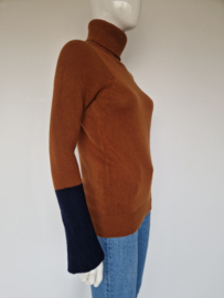 Stefanel coltrui. Maat M. Cognac/blauw.