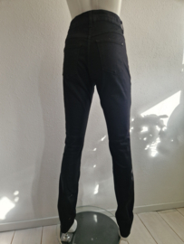 MAC Dream skinny. Maat 38/34, Zwart