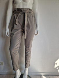 Yaya paperbag pantalon. Maat 42. Grijs.