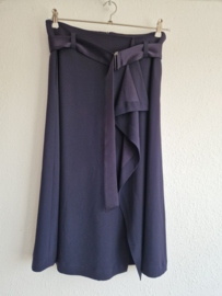 Riani midi rok met overslag. Maat 38/40. Donkerblauw
