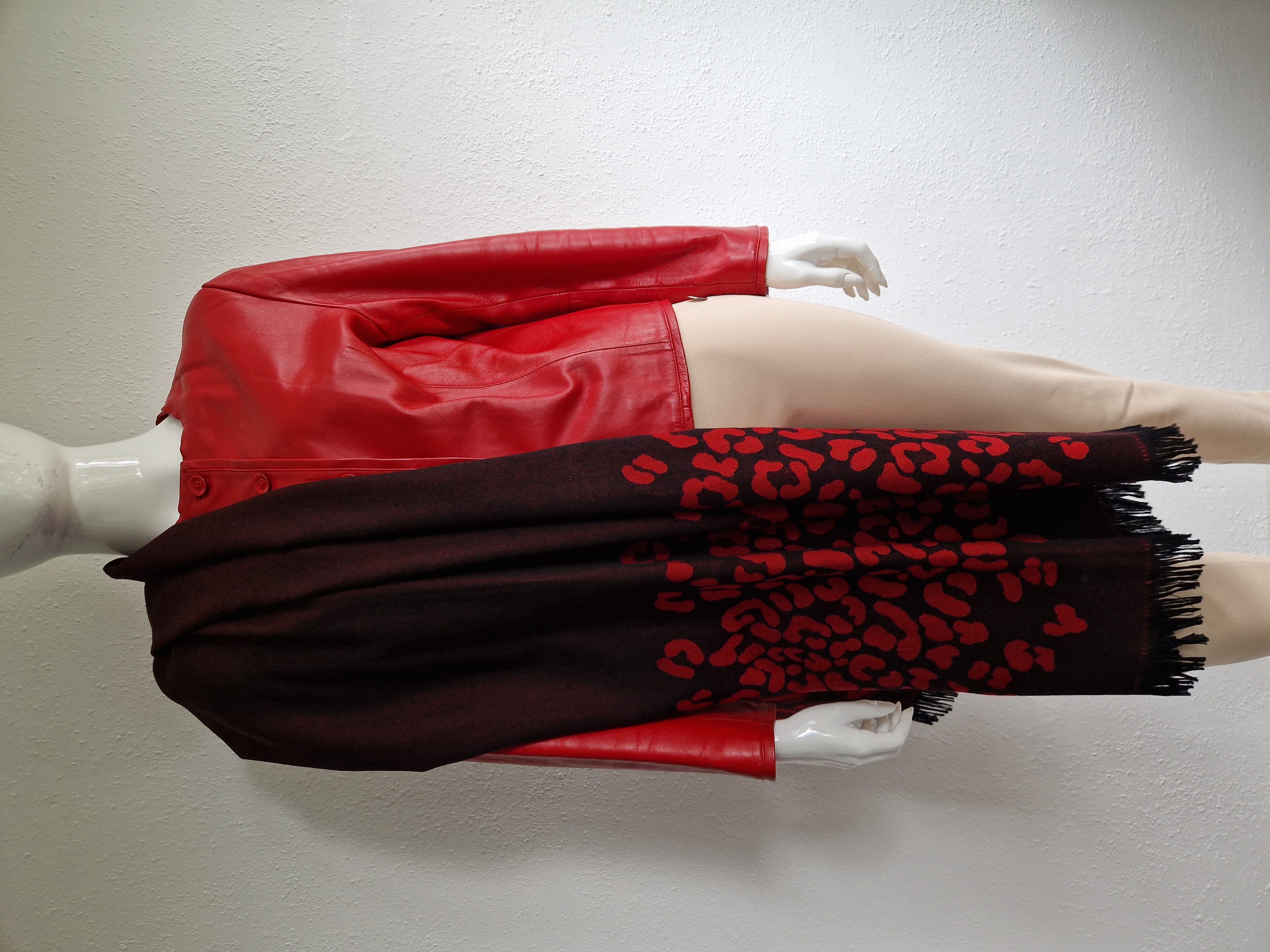 Shawl Rood/zwart/rozen.