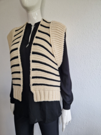 Summum mouwloos vest. Maat S. Crème/zwart.