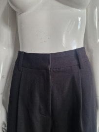 Olaf pantalon. Maat M. Zwart.